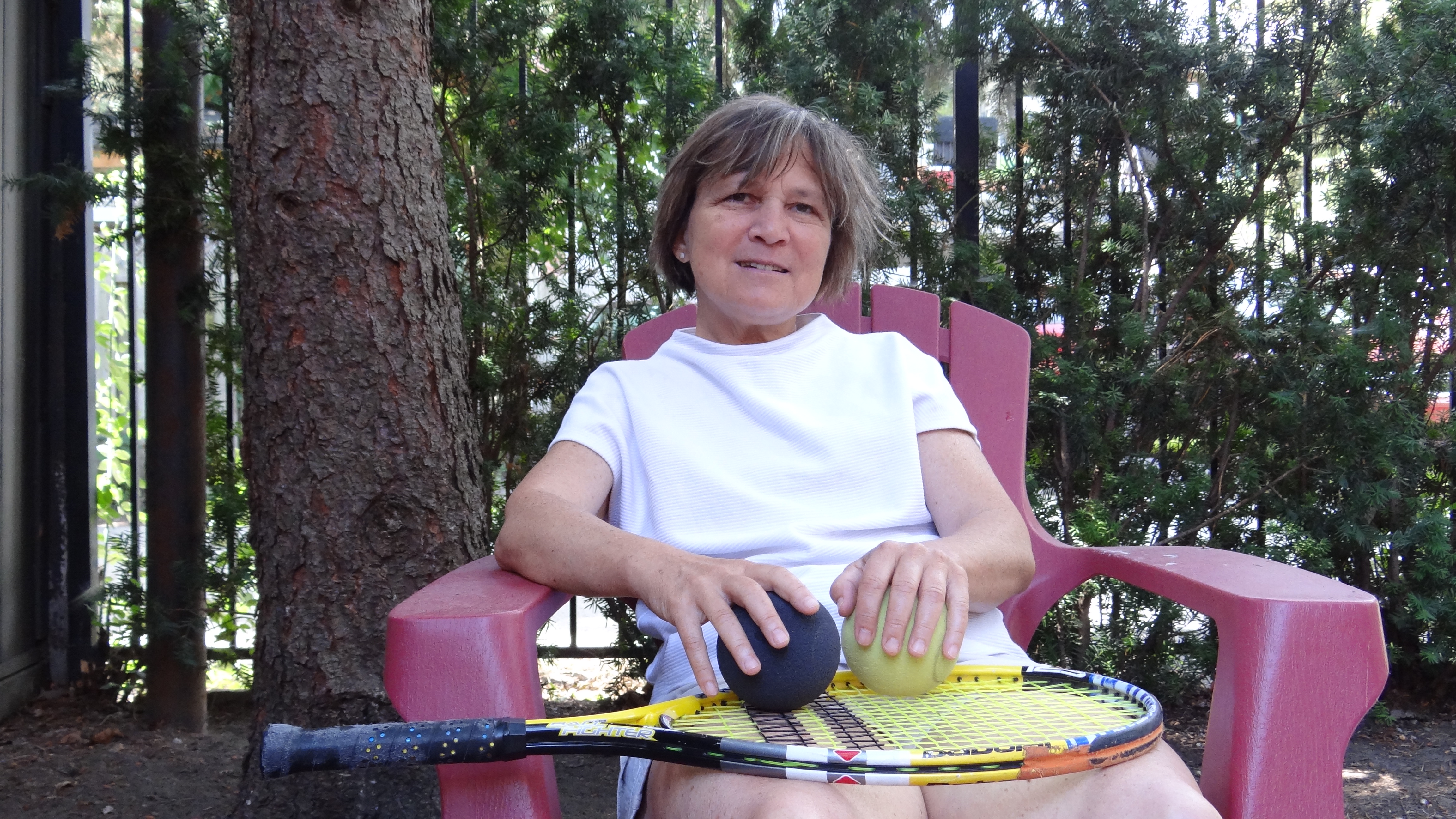 Anne_Jarry_avec__sa_raquette__2_.JPG
