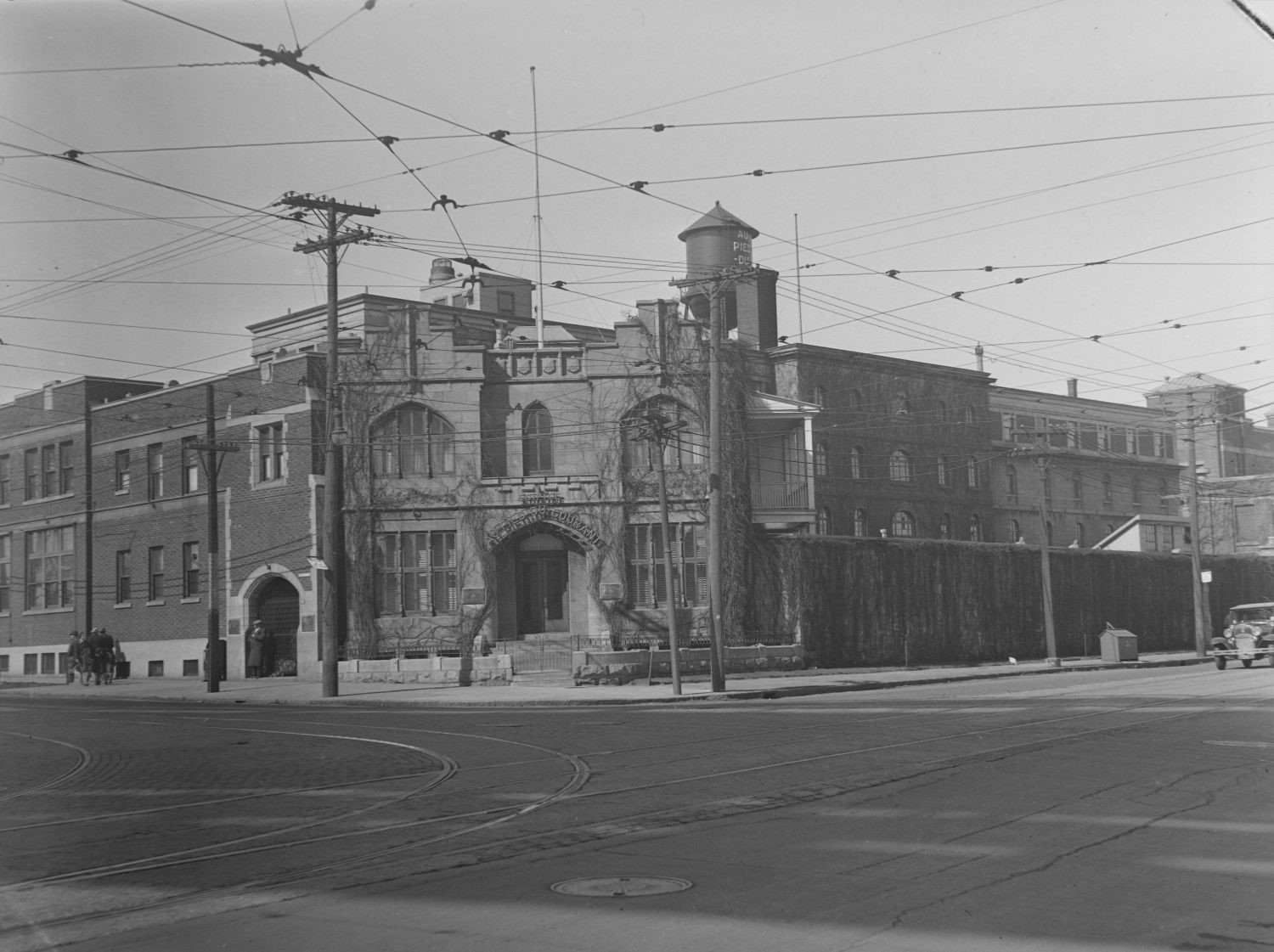 Conrad_Poirier_Prison_au_pied_du_courant_1944_BANQ_P48_S1_P11199_1.jpg