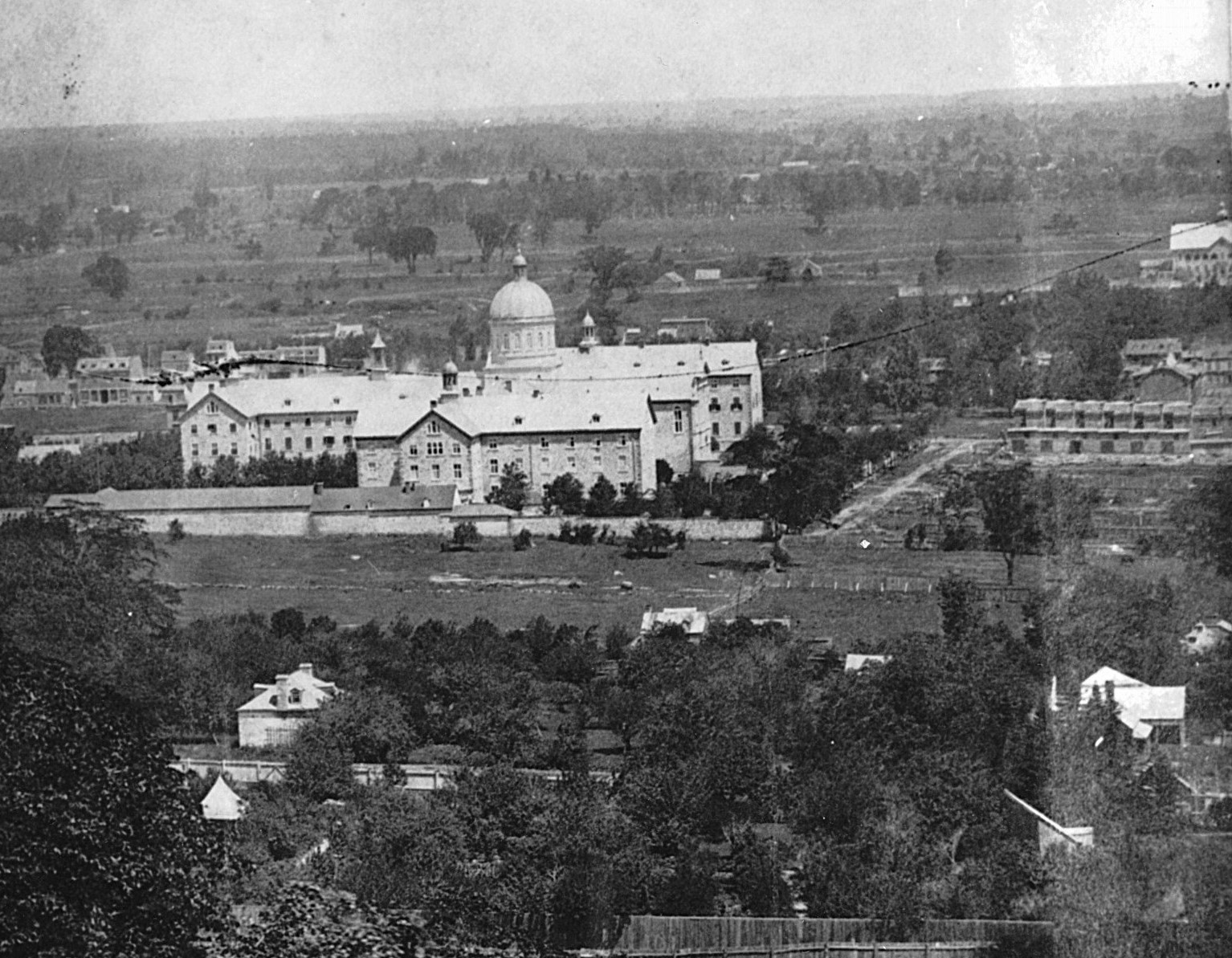 Montreal_from_Ravenscrag_showing_Hotel_Dieu_1869_James_Inglis_MP-0000_194_1__3_.jpeg